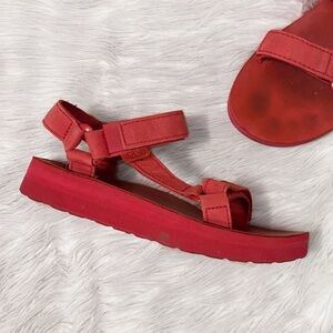 Teva Midform Universal Leather Platform Sandal Racing Red Tomato Puree Putdoors